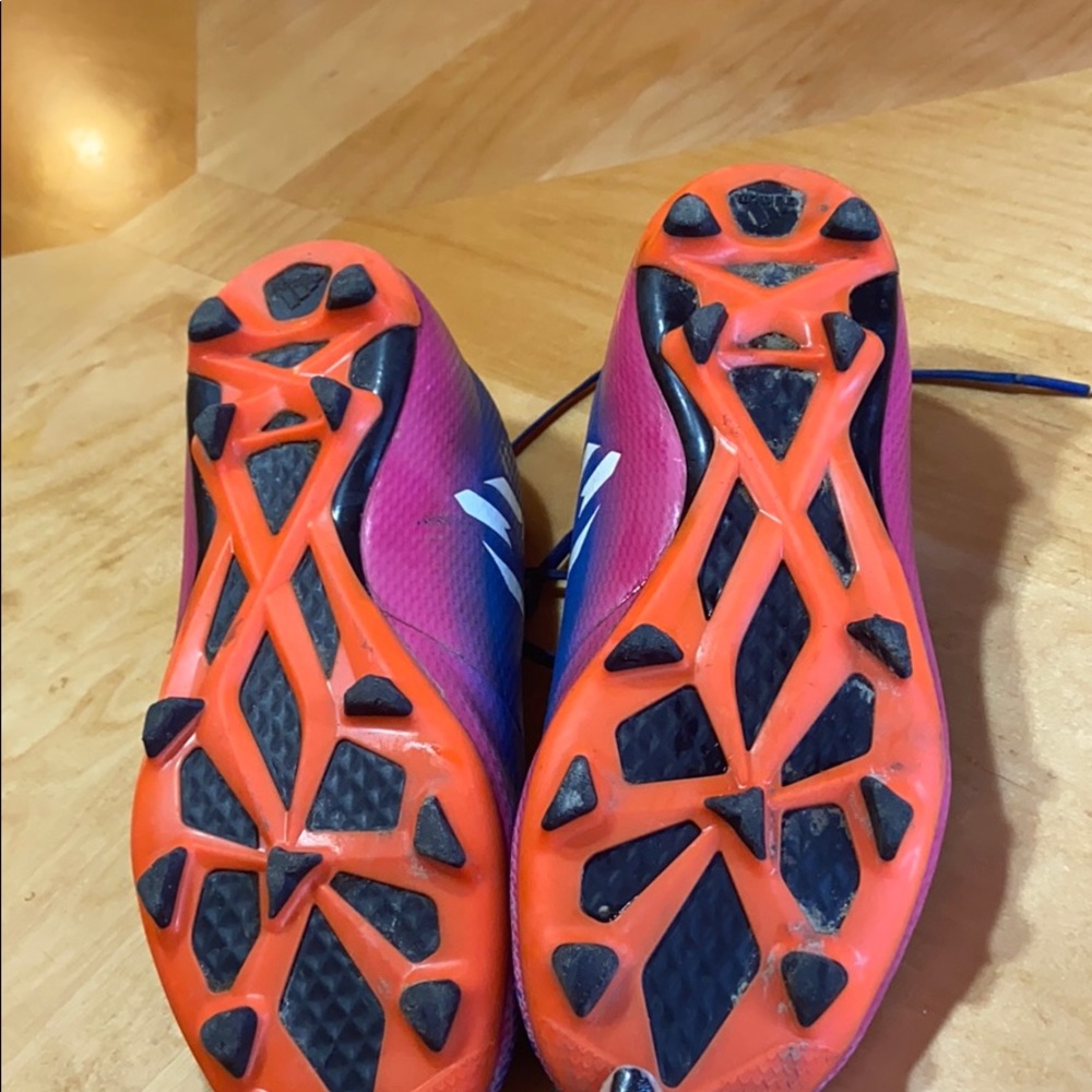 Soccer Cleats - Picture 5 of 5